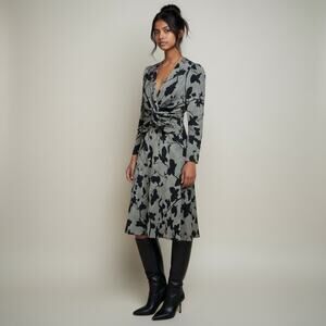 Flora Kung 100% Silk Floral Print Two Piece Skirt Set Vintage Size 2 Gray Black